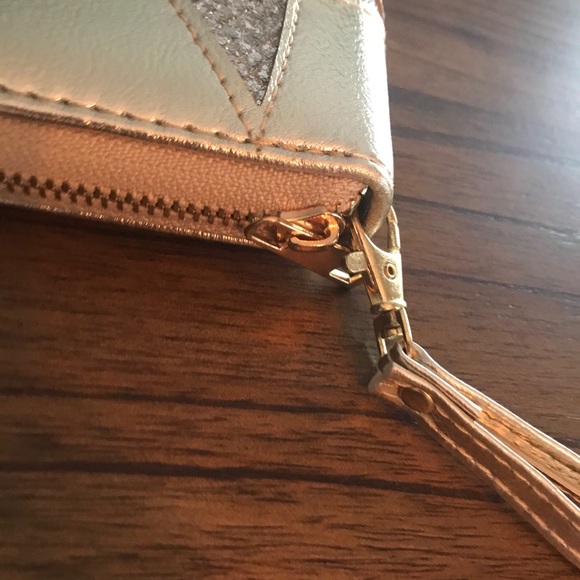 Wristlet - Picture 9 of 9